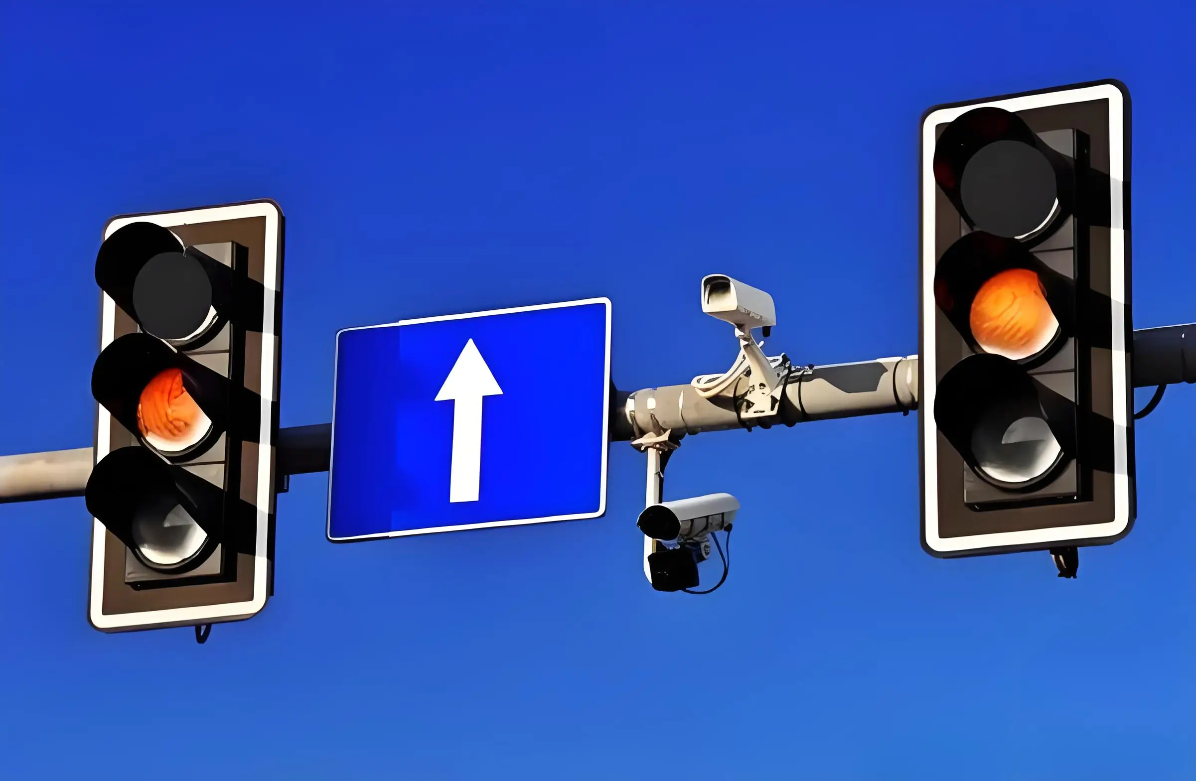 黄灯亮了冲过去?当心罚200扣6分!违章警示必看