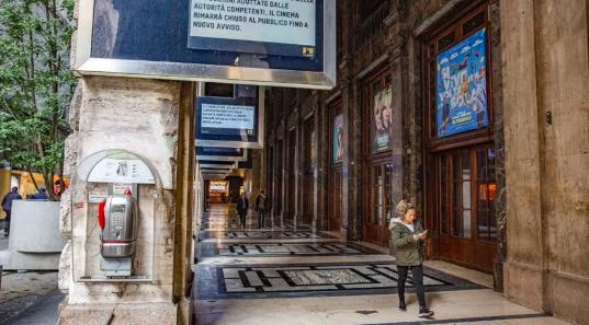 新冠疫情下电影业遇危机:影片撤档停拍,行业损失几何?