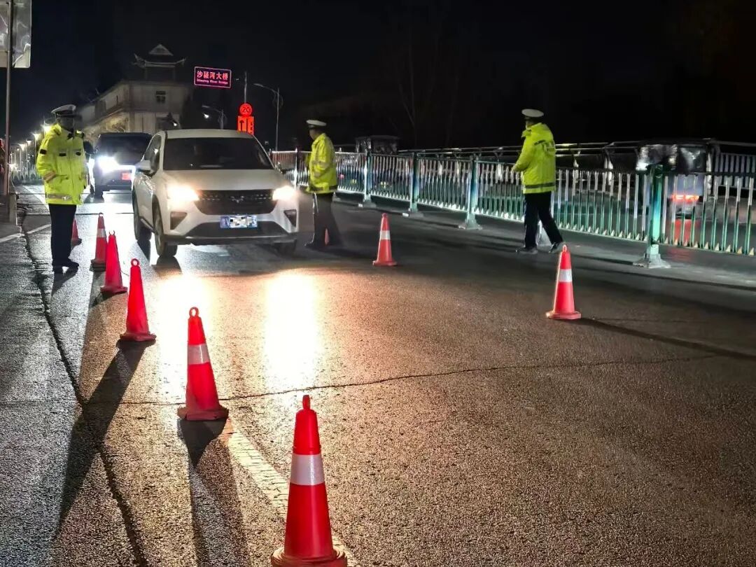 周口交警开展冬季整治,严管违法高发地段,保障道路交通安全