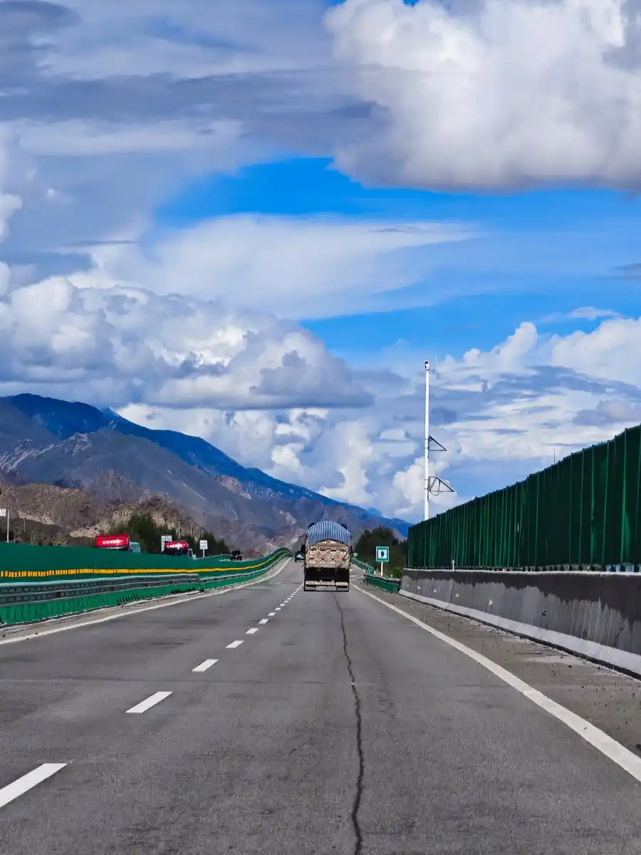 中国最大10个高速服务区大揭秘:规模设施全升级