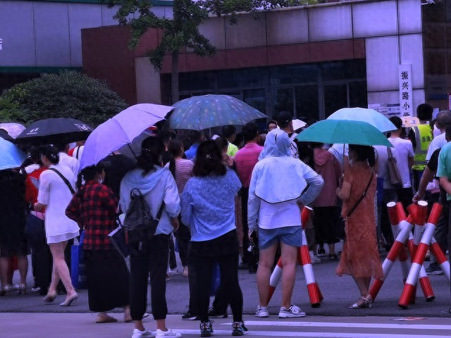 大学学费差多少？民办本科VS公办专科，别选错